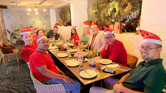 efflux_2025_2025Lunch_p2